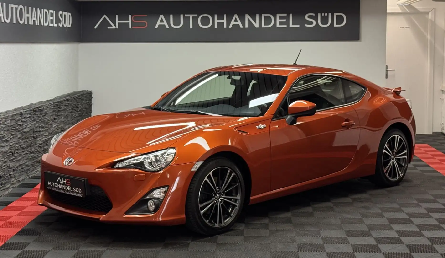 Toyota GT86 *ORIGINAL*NAVIGATION*XENON*SHZ* Orange - 1