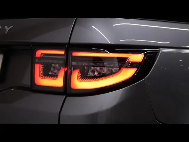 Land Rover Discovery Sport view 12