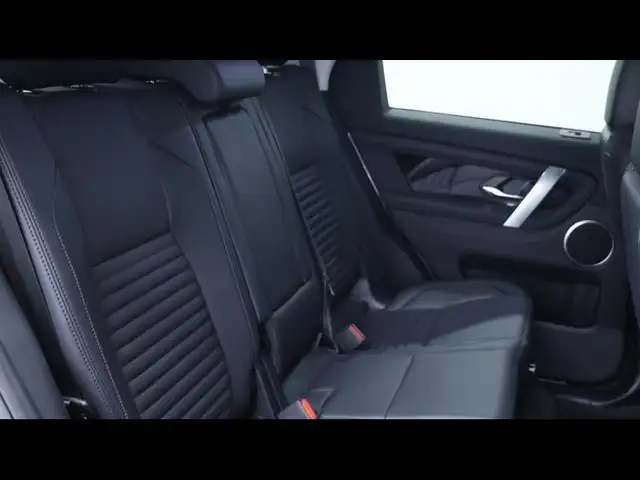 Land Rover Discovery Sport view 17