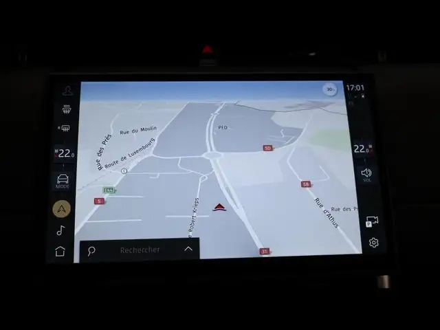 Land Rover Discovery Sport view 26
