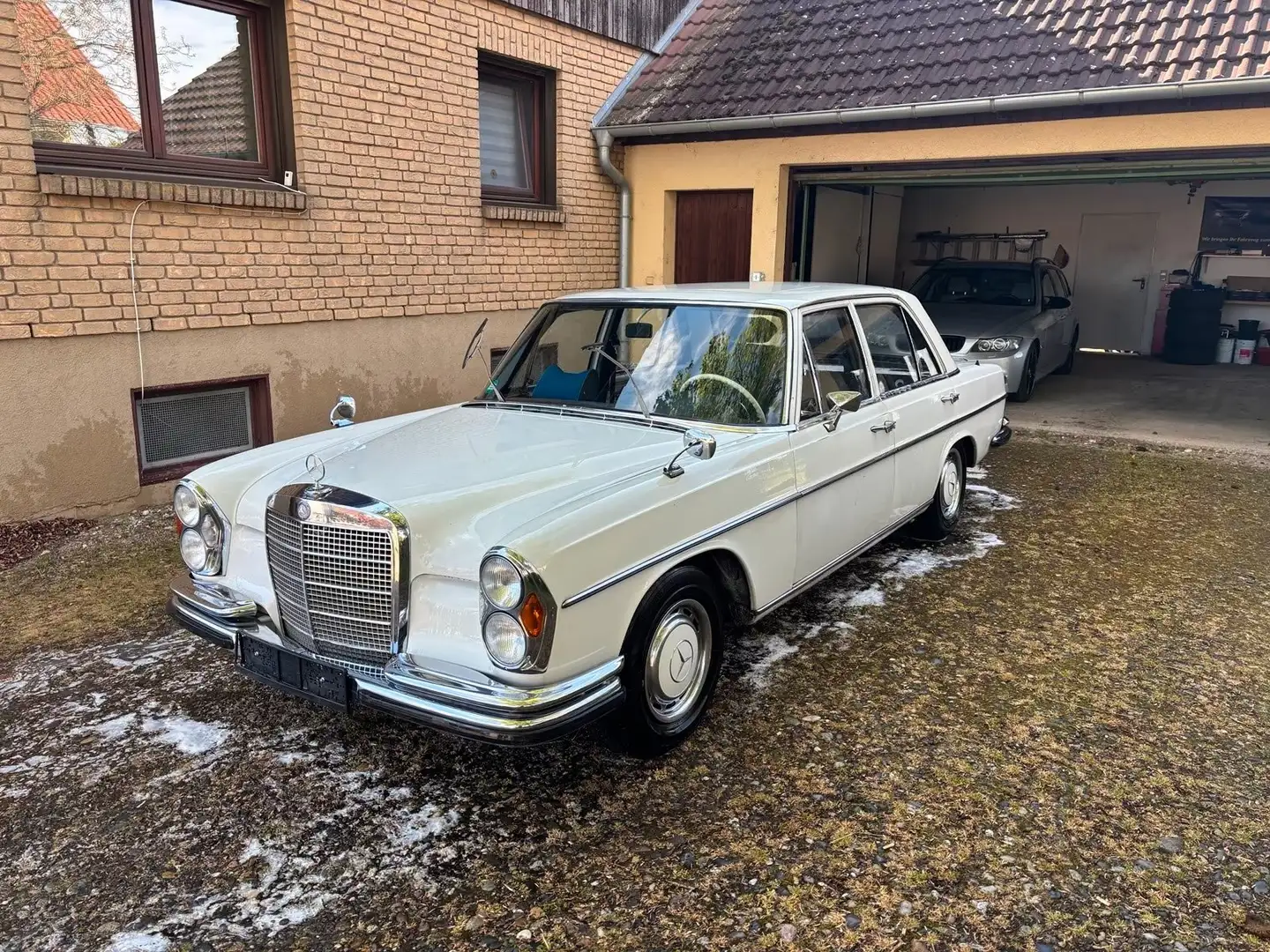 Mercedes-Benz 280 SE Bílá - 1