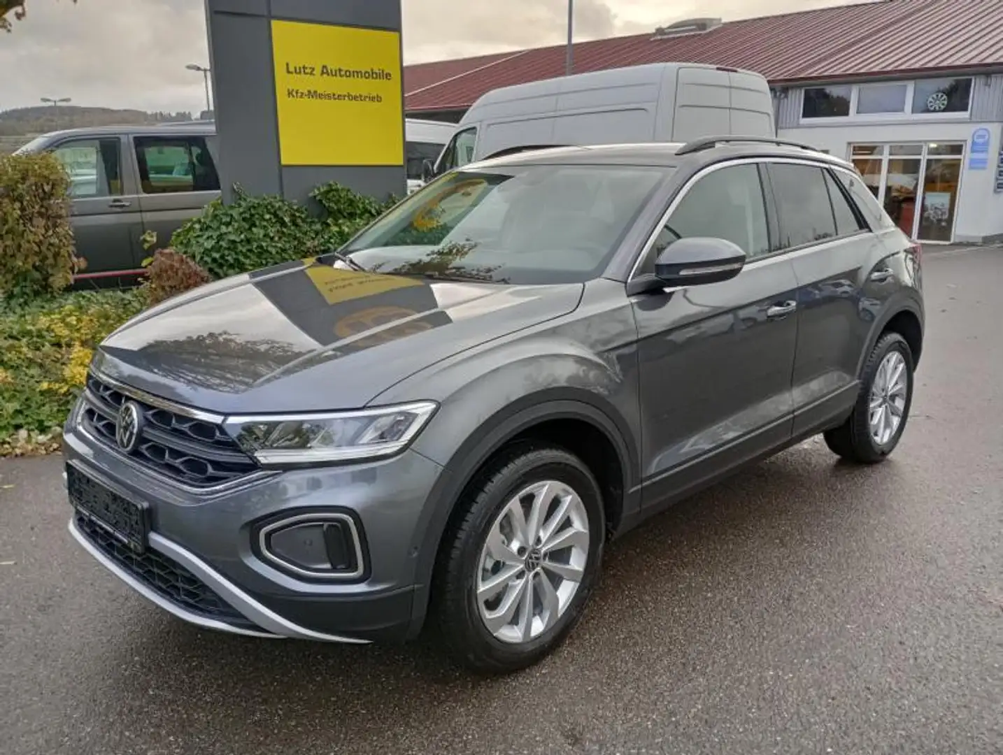 Volkswagen T-Roc Life Benzin Grau - 1