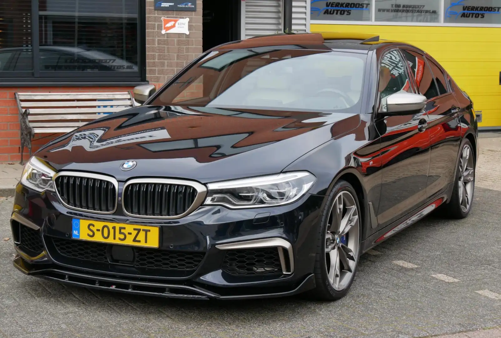BMW M550 5-serie M550d xDrive High Executive. schuifdak. 36 Noir - 2