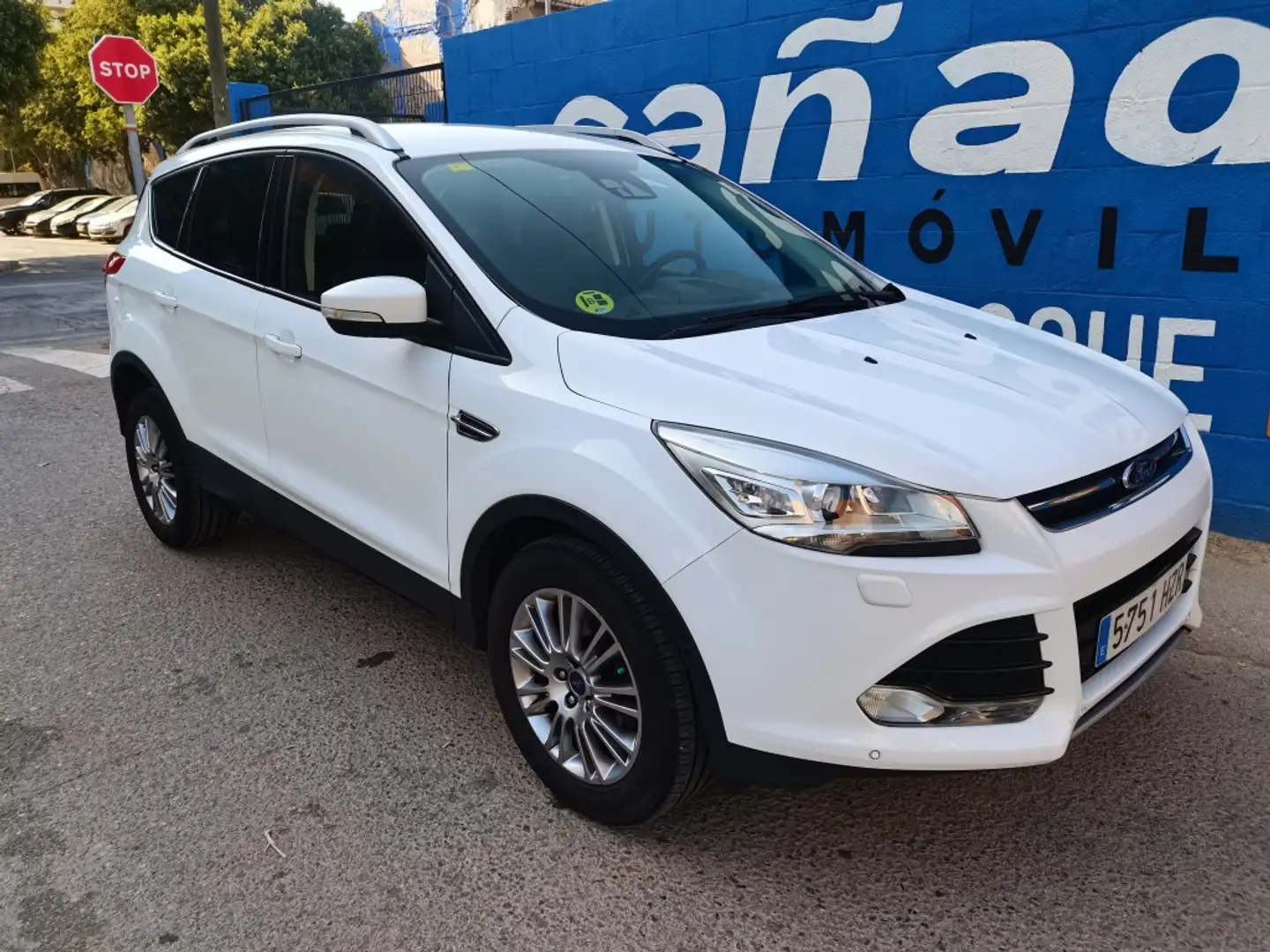 Ford Kuga 2.0TDCi Titanium 4x2 140 Wit - 1