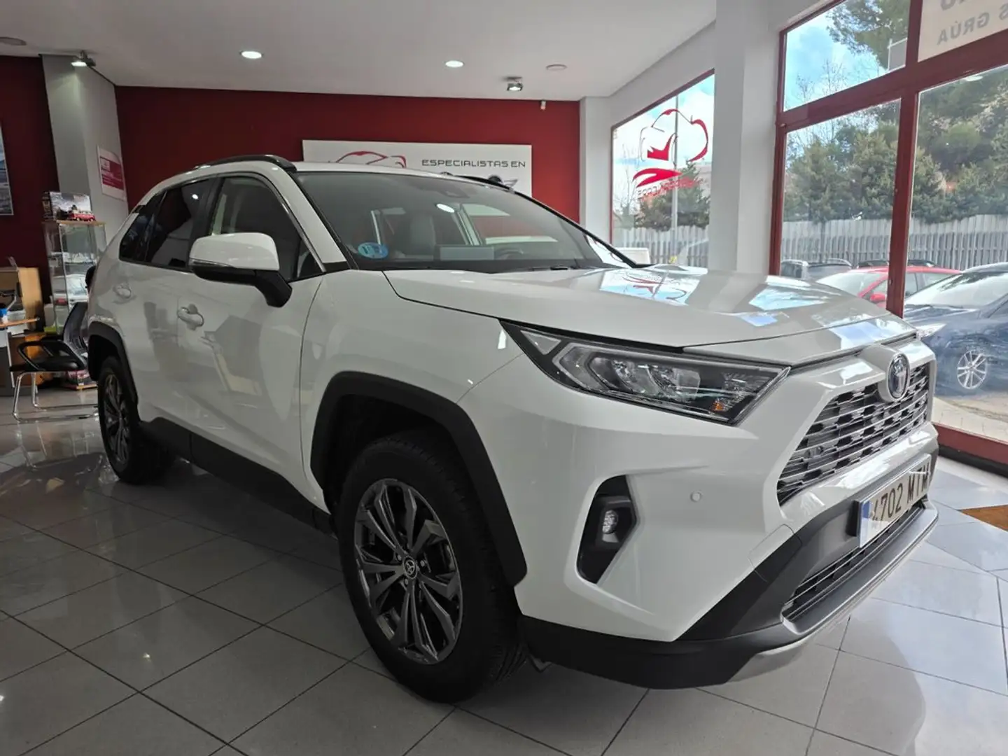 Toyota RAV 4 220H e-CVT 4x2 Advance Blanc - 1