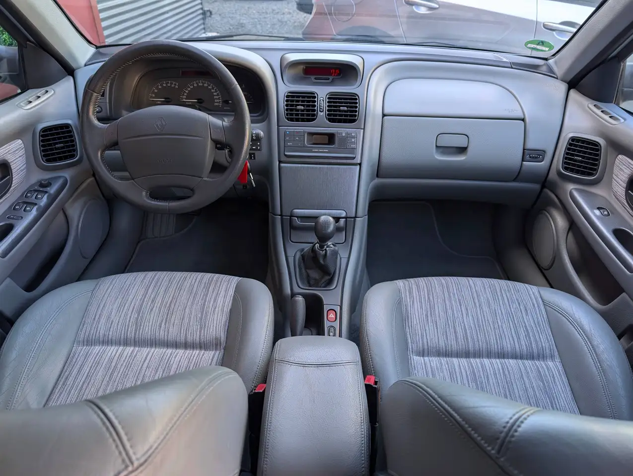 Renault Laguna 2.0 16V "Elysee" *1.HAND/TEILLEDER/STANDHEIZUNG*, foto 11