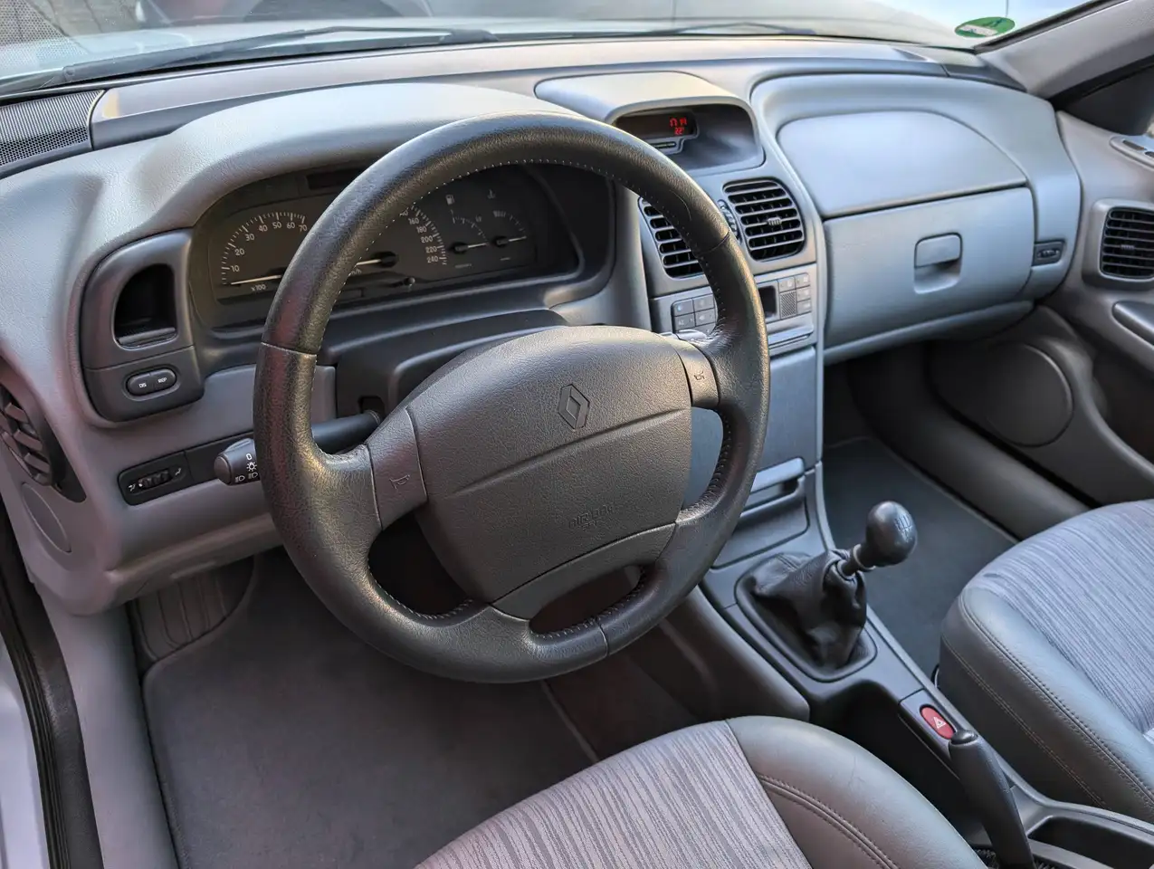 Renault Laguna 2.0 16V "Elysee" *1.HAND/TEILLEDER/STANDHEIZUNG*, foto 10