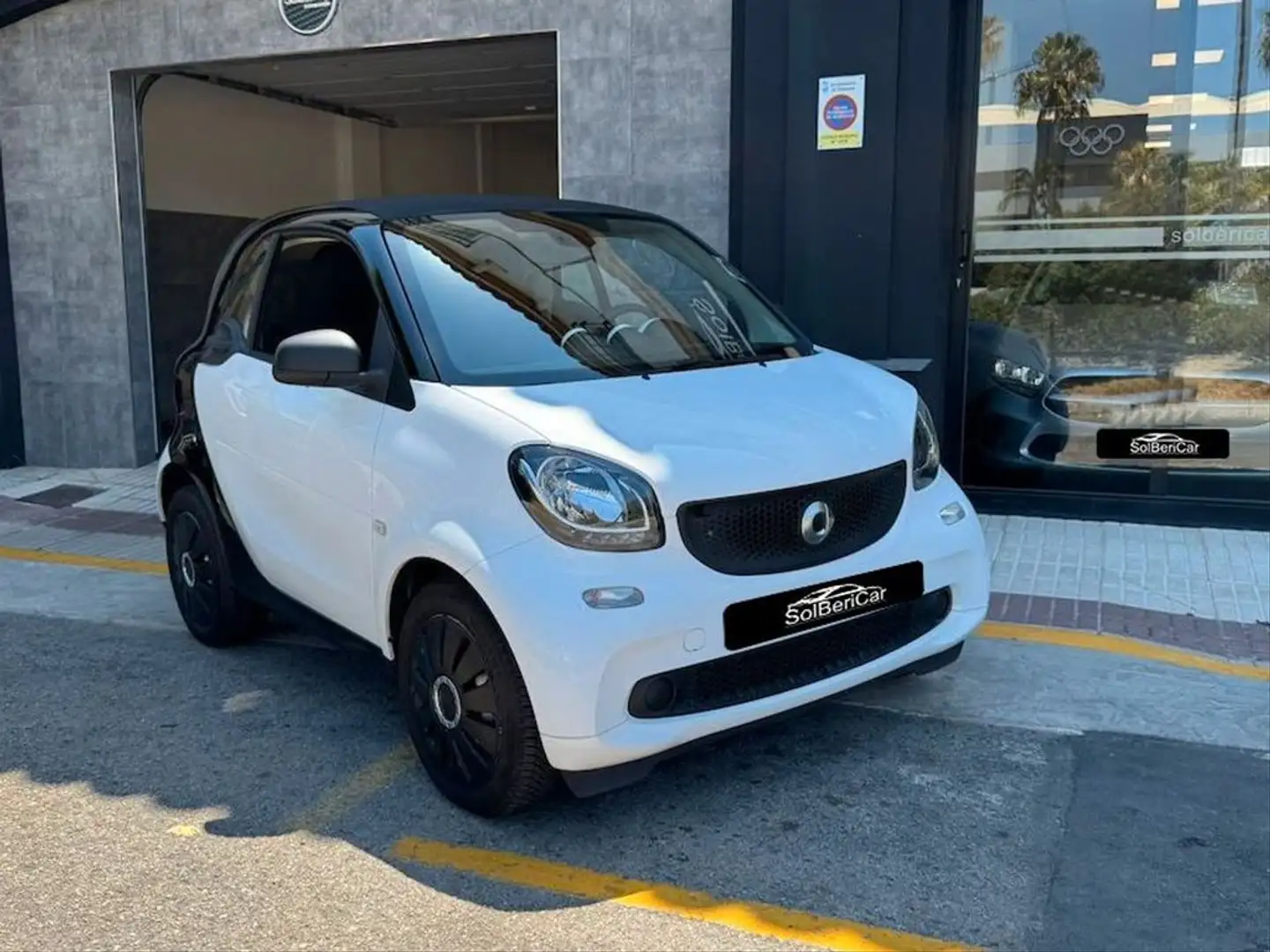 smart forTwo 1.0 52kW 71CV COUPE Blanco - 1