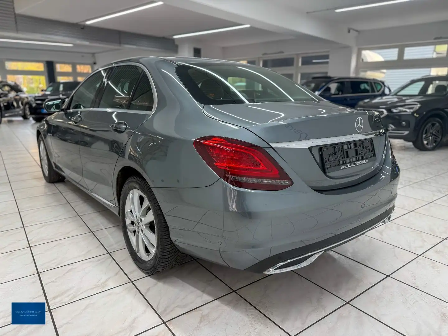Mercedes-Benz C 180 Avantgarde*LED*Navi*2-Zonen*Kamera*App Gris - 2