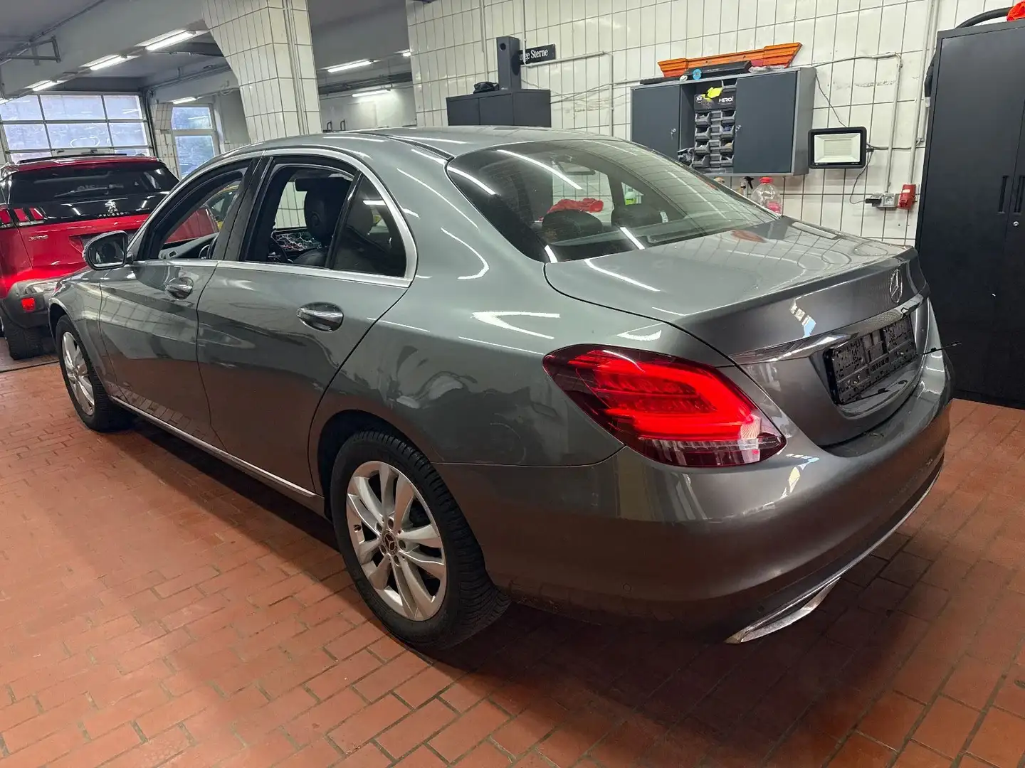 Mercedes-Benz C 180 Avantgarde*LED*Navi*2-Zonen*Kamera*App Grau - 2