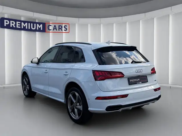 Audi Q5 view 3