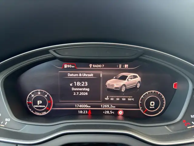 Audi Q5 view 13