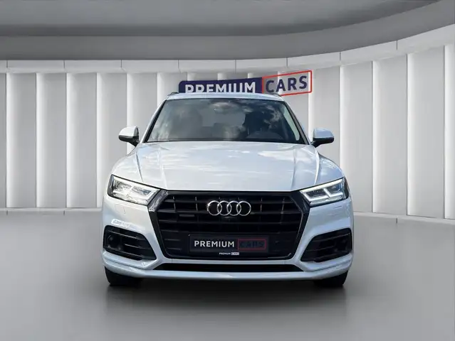 Audi Q5 view 8