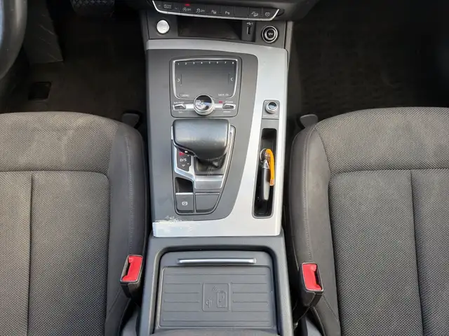 Audi Q5 view 15