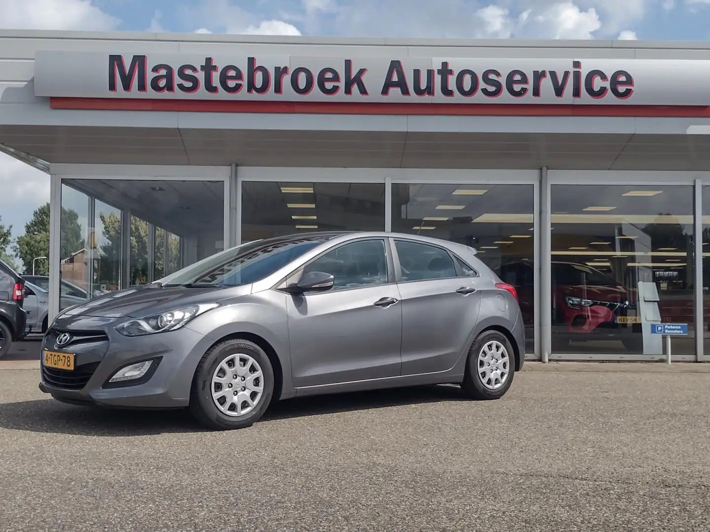 Hyundai i30 1.4i i-Drive Cool Staat in Hardenberg Grijs - 1