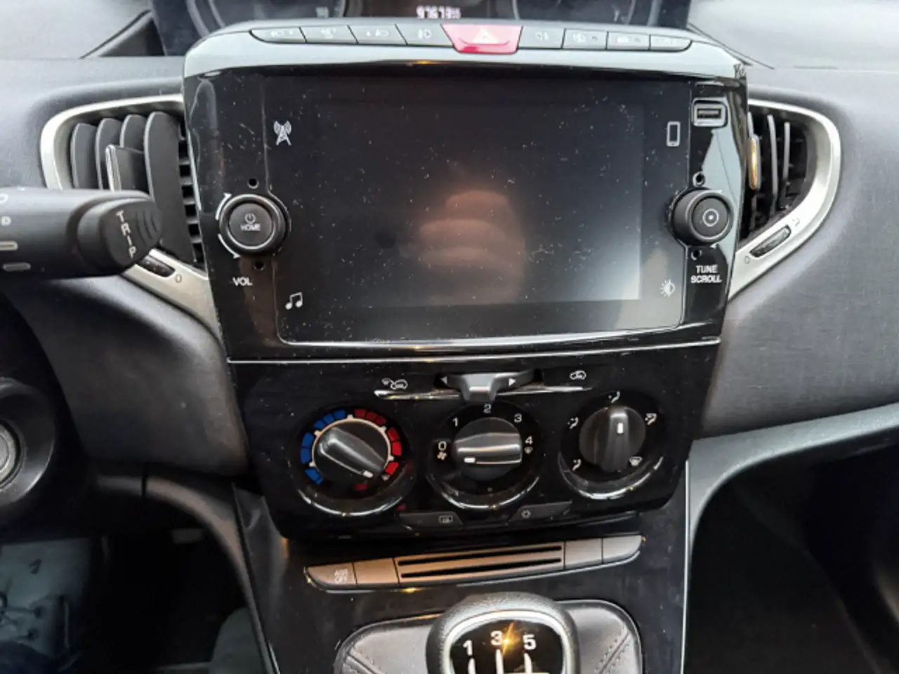 Lancia Ypsilon 2021 — фото 10
