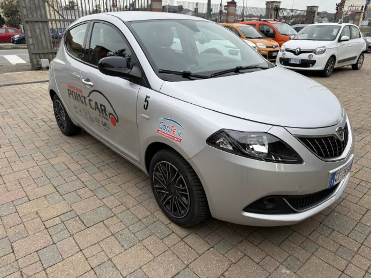 Lancia Ypsilon 2021