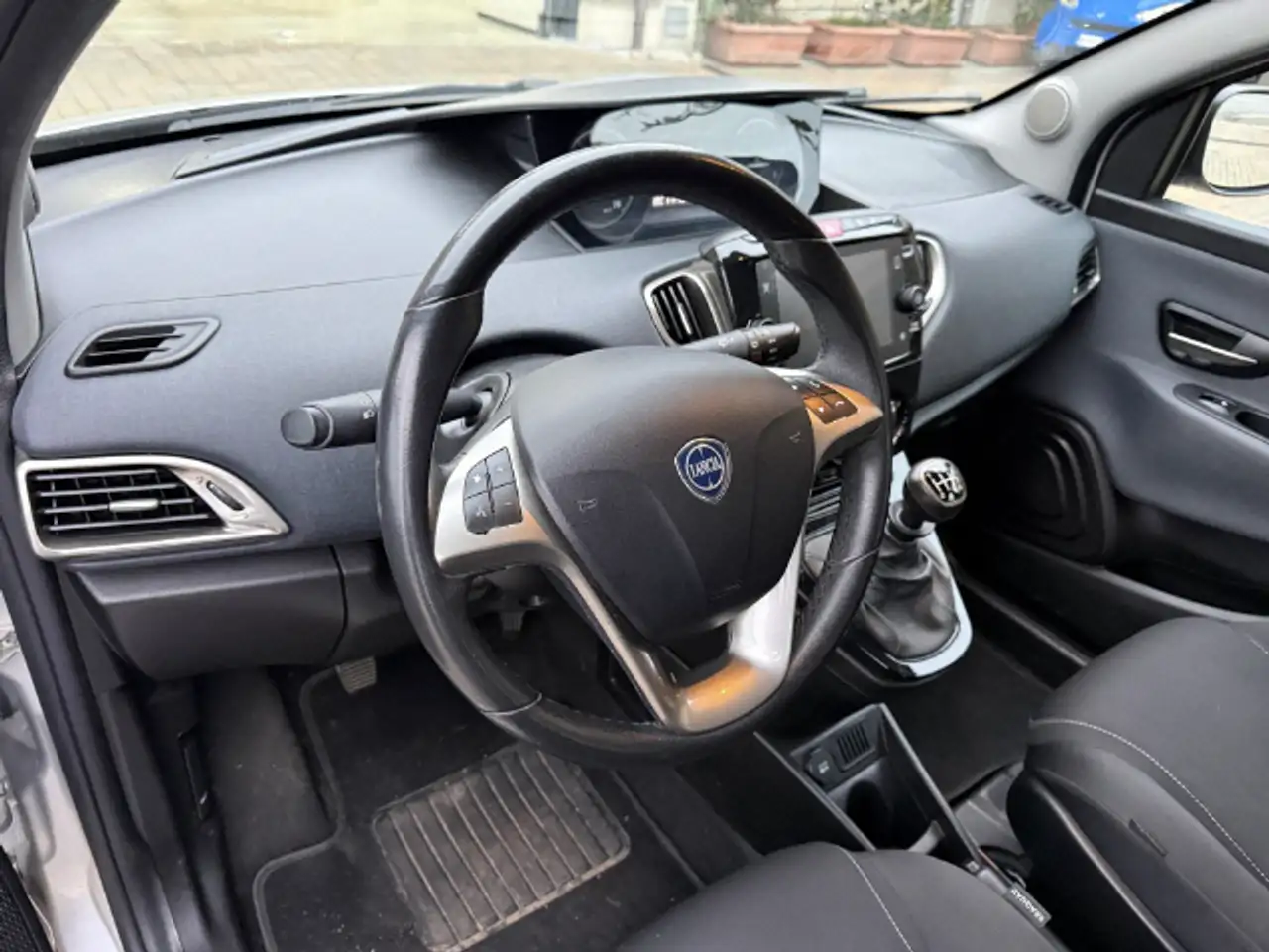 Lancia Ypsilon 2021 — фото 8