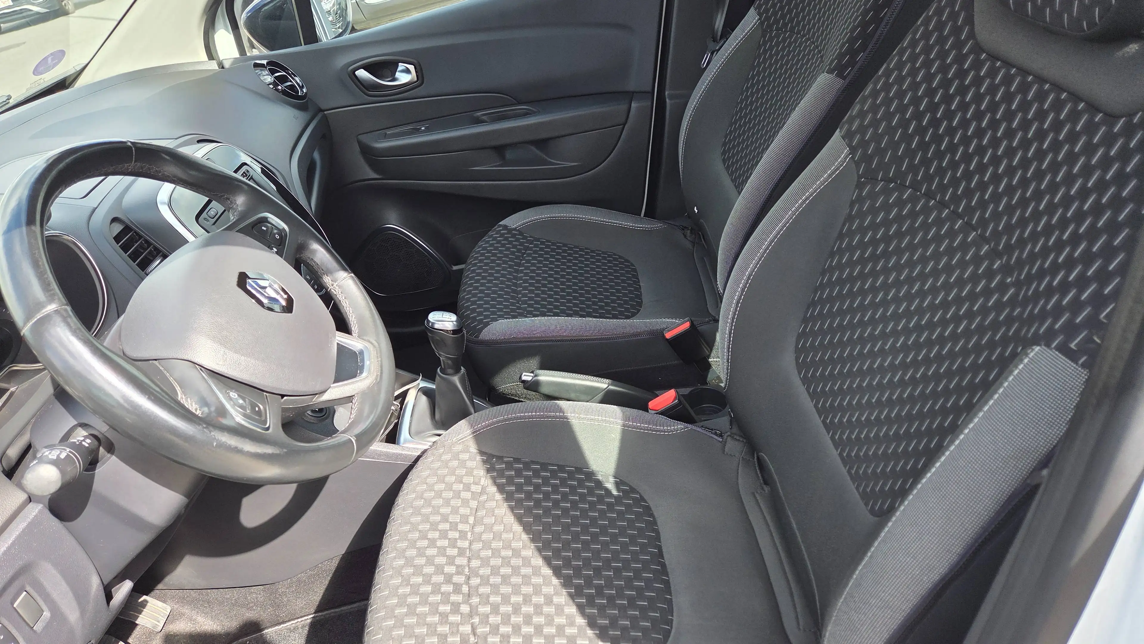 Renault Captur Captur 0.9 TCe Intens (EU6c) — photo 9
