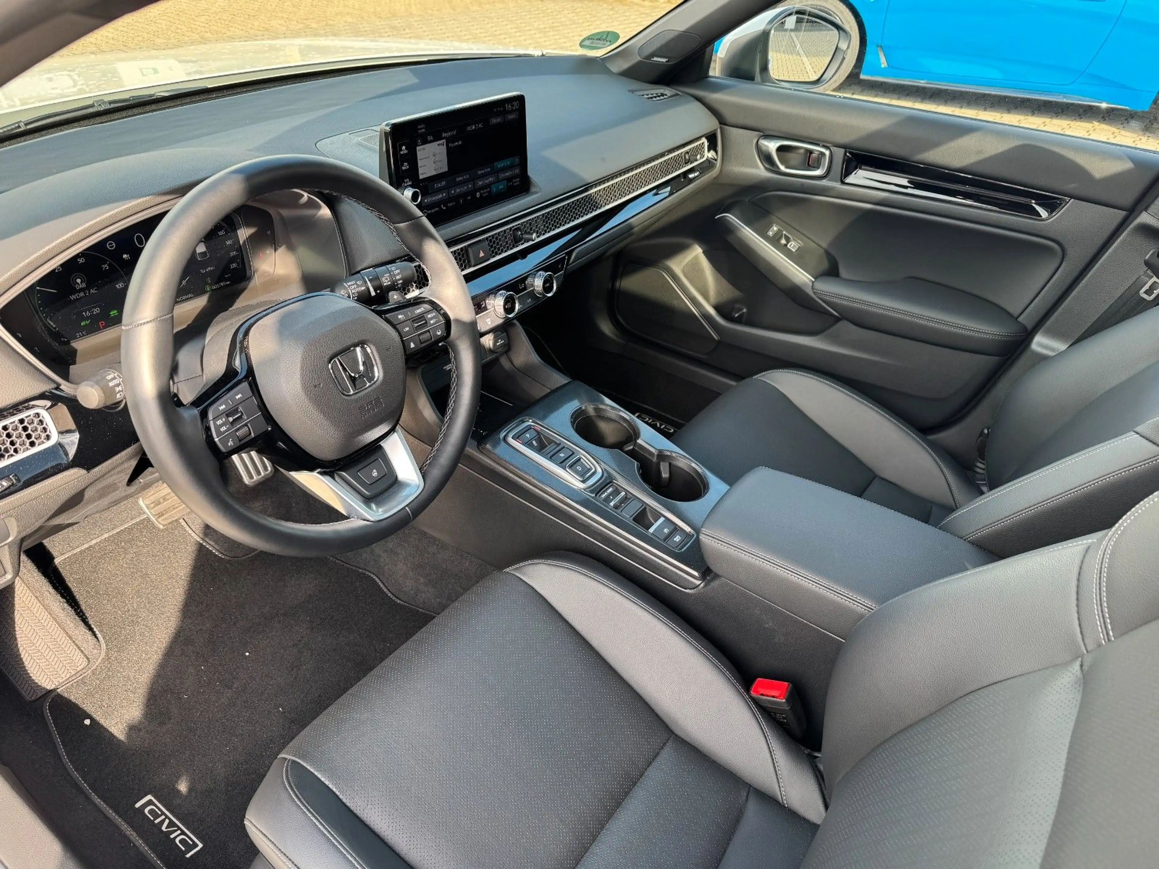Honda Civic e:HEV Advance Black-Emblem Einstiegsbel. — photo 7