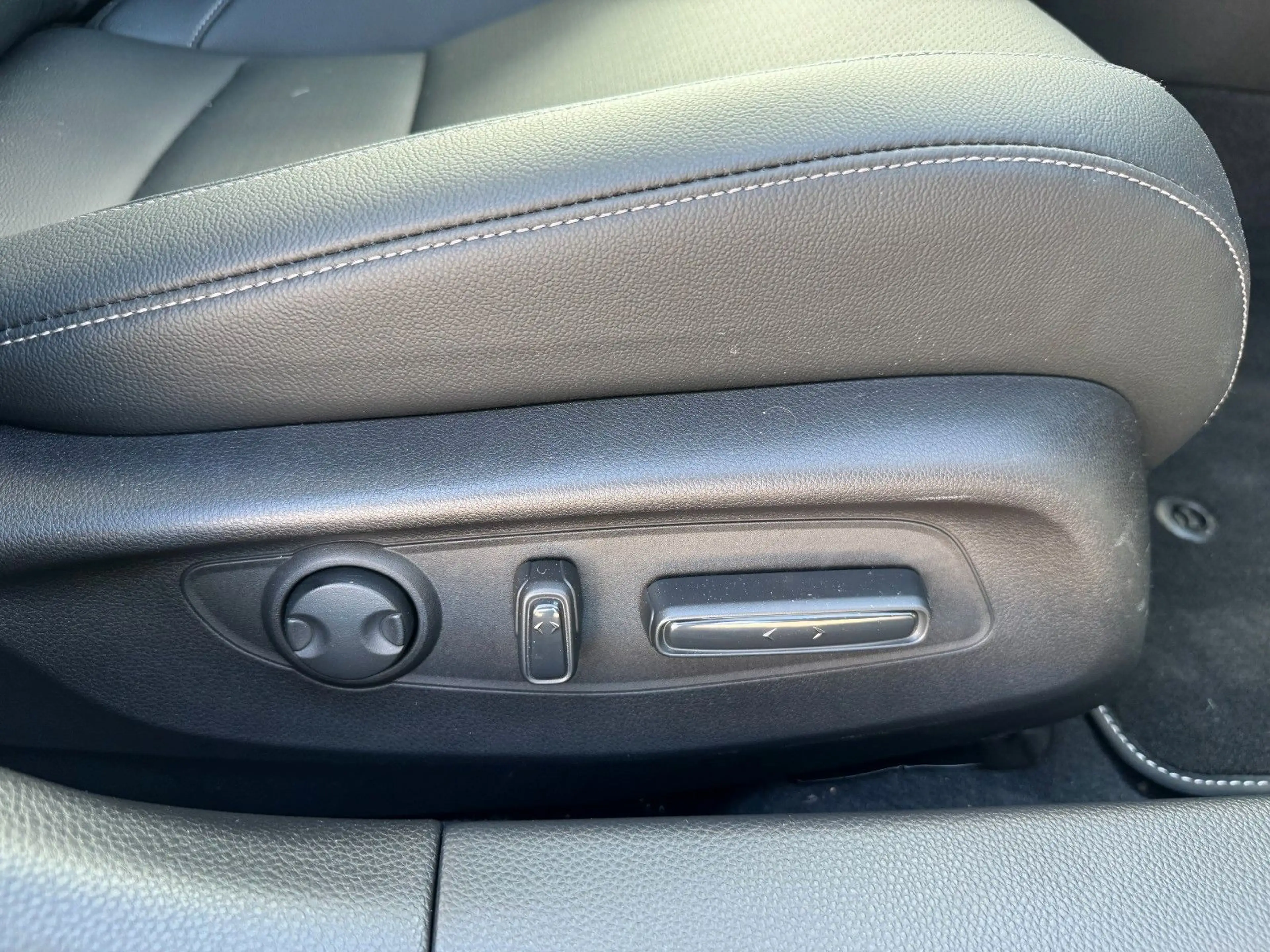 Honda Civic e:HEV Advance Black-Emblem Einstiegsbel. — photo 14