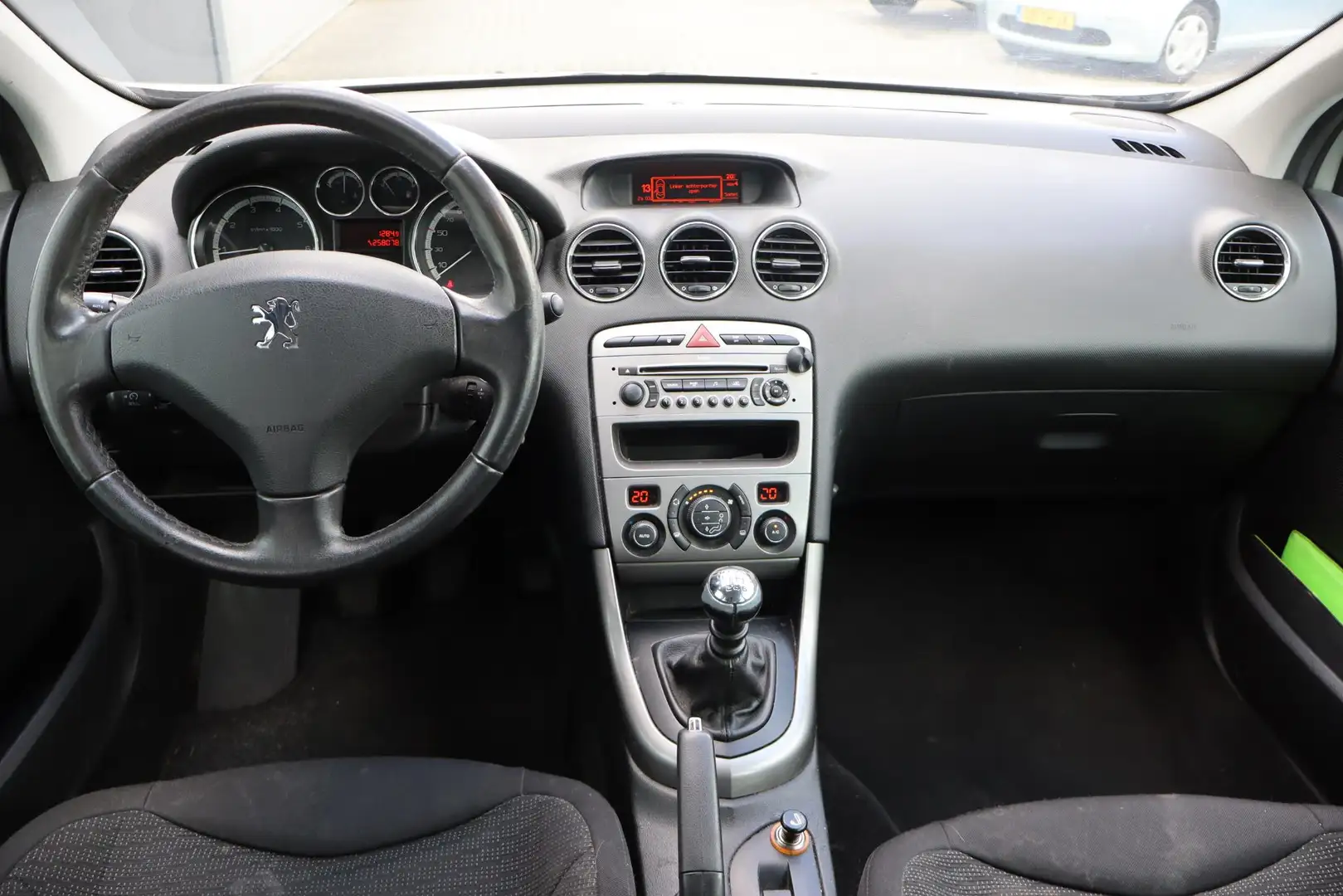 Peugeot 308 SW 1.6 THP XT Motorstoring brandt, Panoramadak, Cl Gris - 2