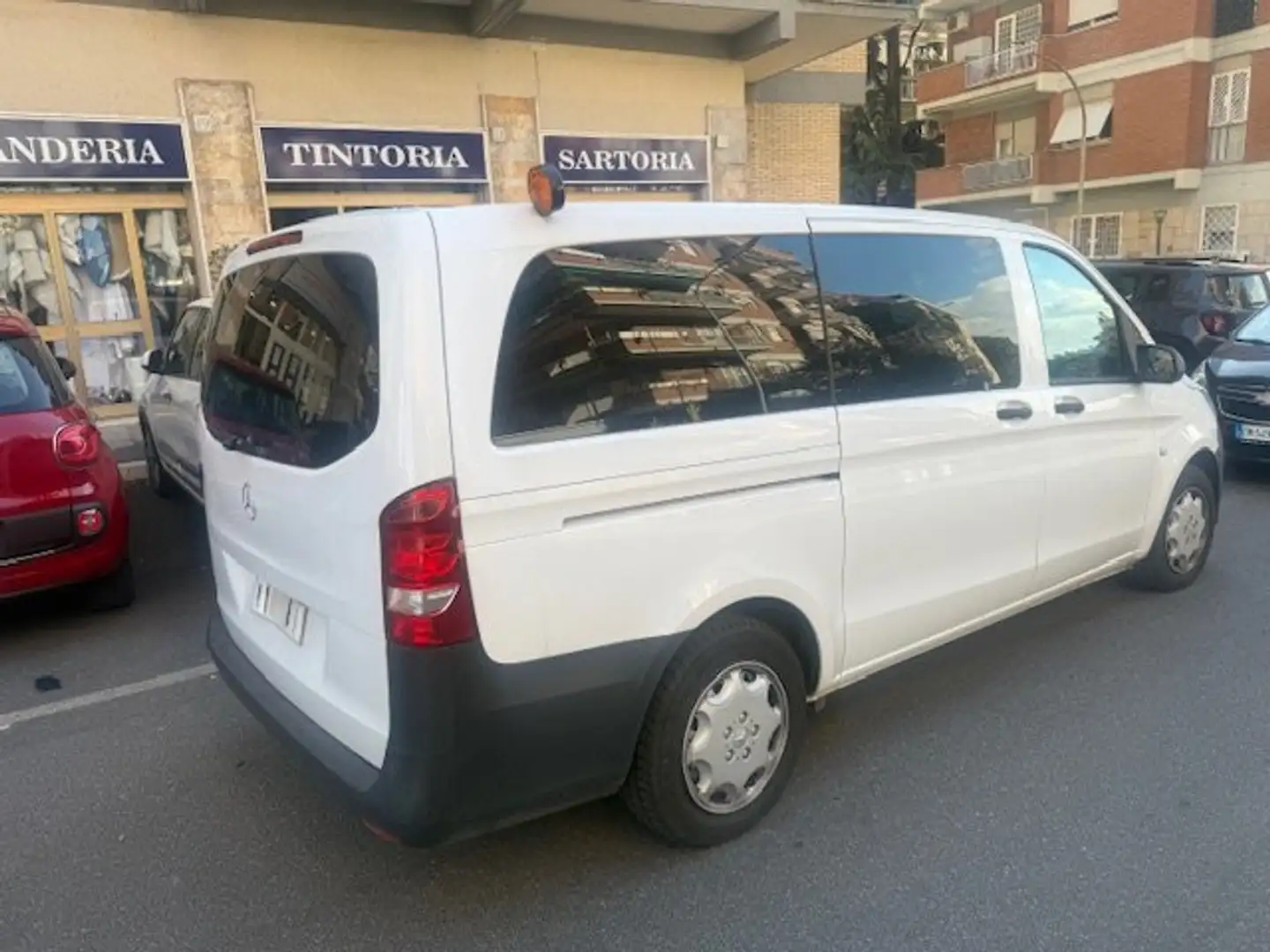 Mercedes-Benz Vito 9 posti Long navi camera, Clima, C manuale Biały - 2