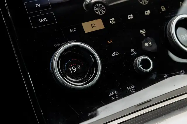 Land Rover Range Rover Evoque view 16