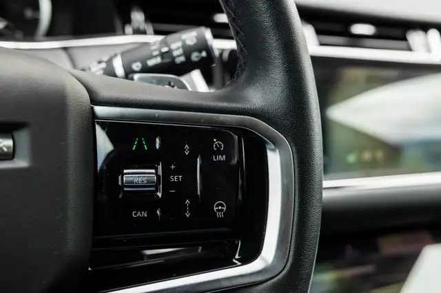 Land Rover Range Rover Evoque view 24