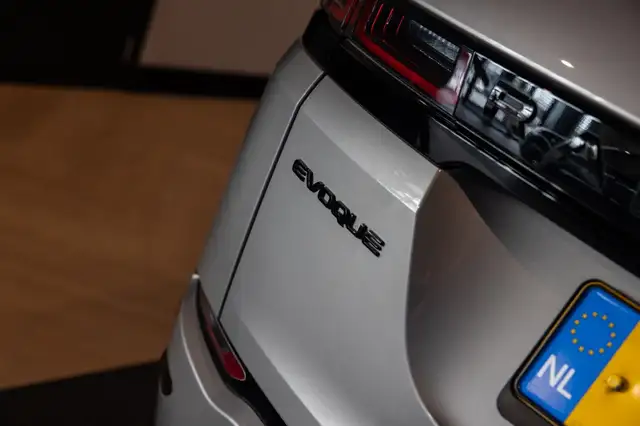 Land Rover Range Rover Evoque view 23