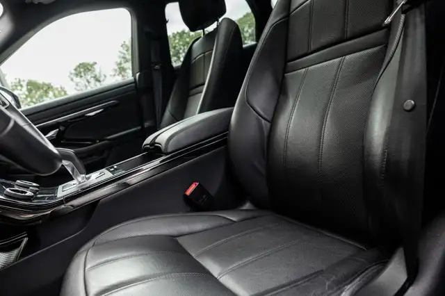 Land Rover Range Rover Evoque view 4