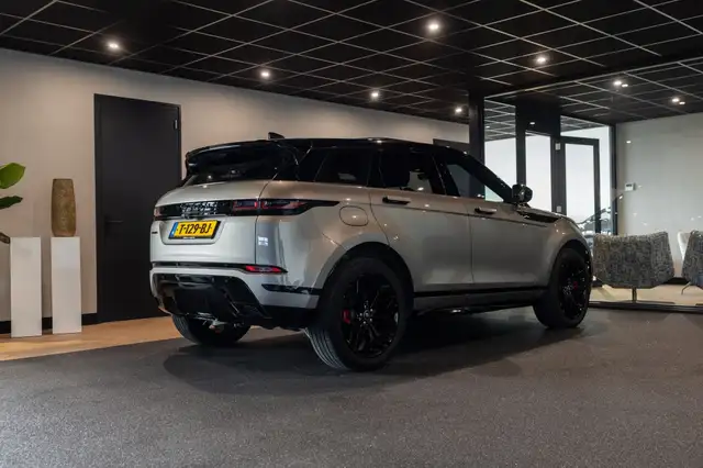 Land Rover Range Rover Evoque view 3