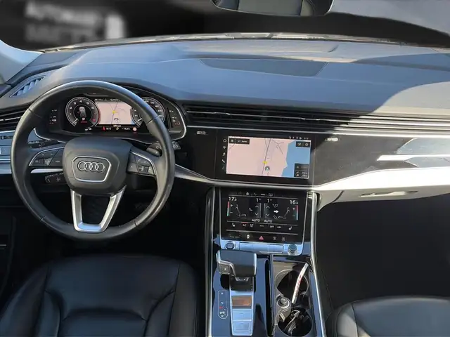 Audi Q7 view 15