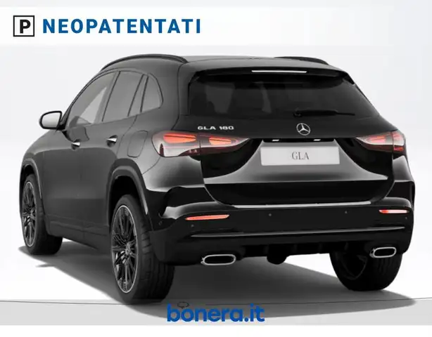 Mercedes-Benz Gla view 3