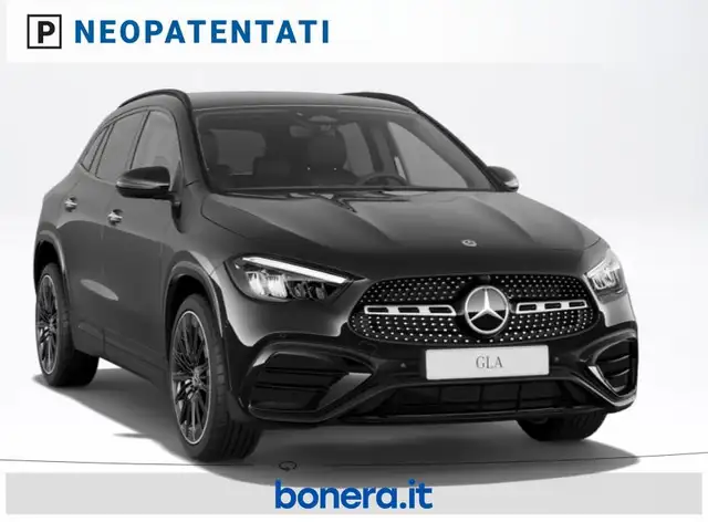 Mercedes-Benz Gla view 2