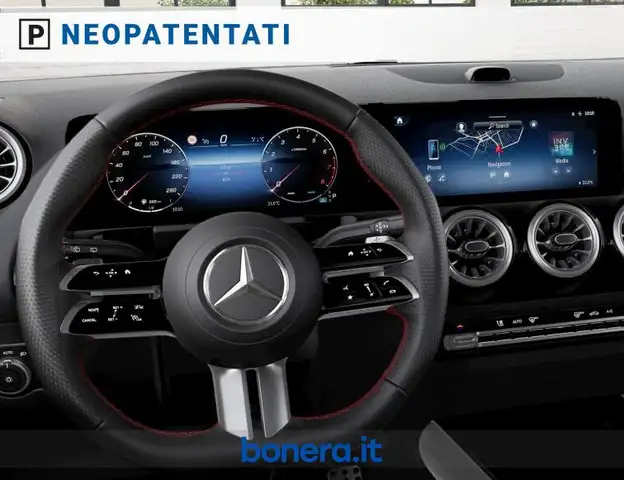 Mercedes-Benz Gla view 5