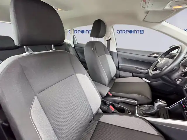 Volkswagen Polo view 8