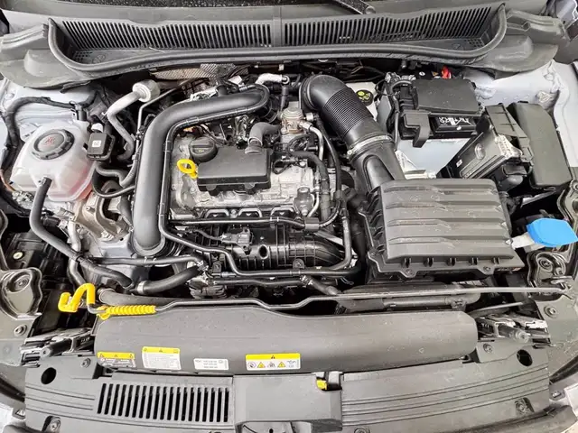 Volkswagen Polo view 12