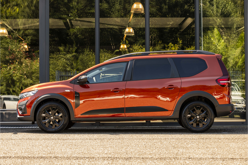 Dacia Jogger 1.0 TCe 100 Bi-Fuel Extreme 5p. — photo 8