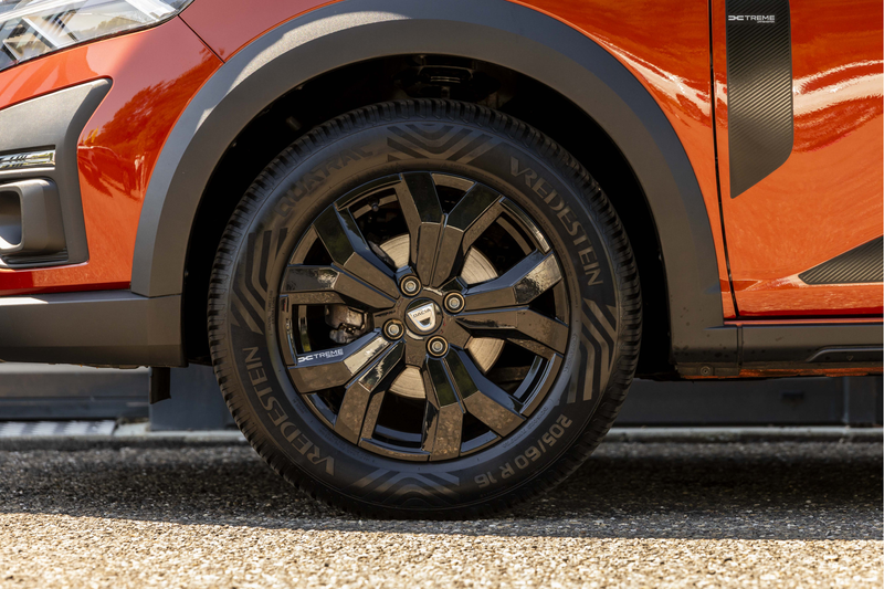 Dacia Jogger 1.0 TCe 100 Bi-Fuel Extreme 5p. — photo 9