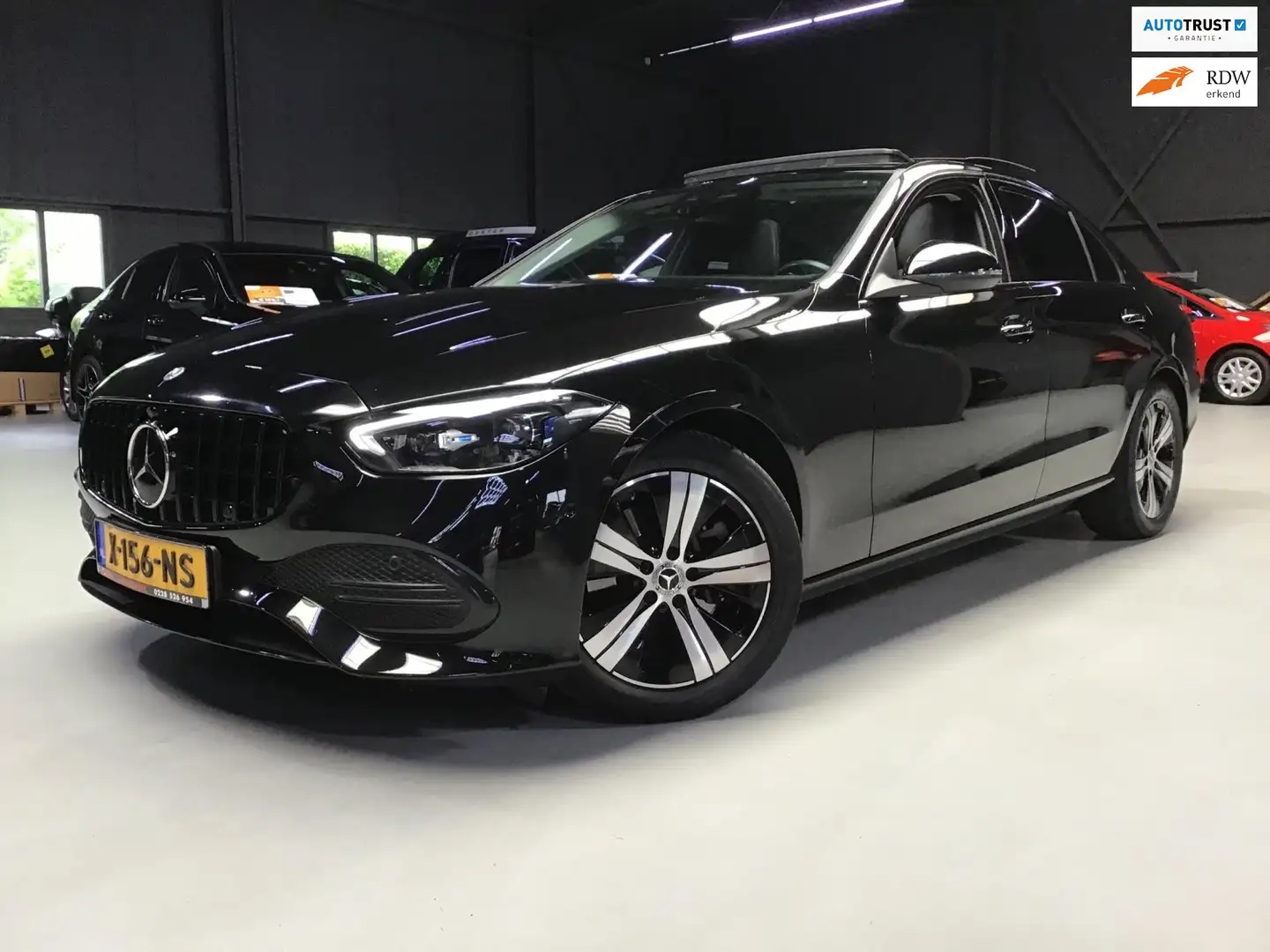 Mercedes-Benz C 300 AMG Line I Pano I 360cam I Leder I Ambiance I Navi Zwart - 1