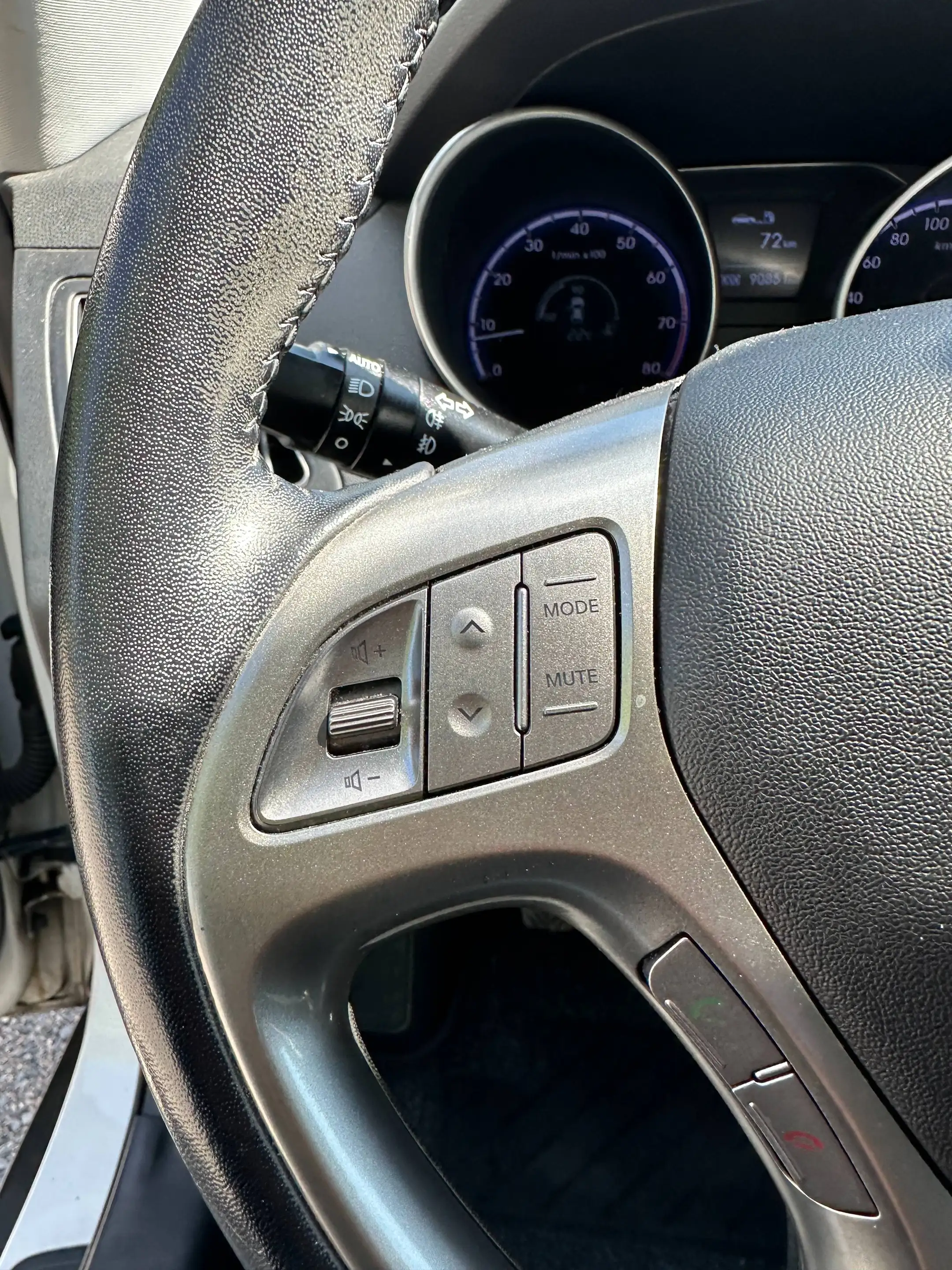 Hyundai iX35 Comfort 2WD Navi Sitzheizung Lenkradheizung — photo 17