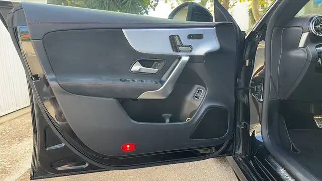 Mercedes-Benz CLA view 7