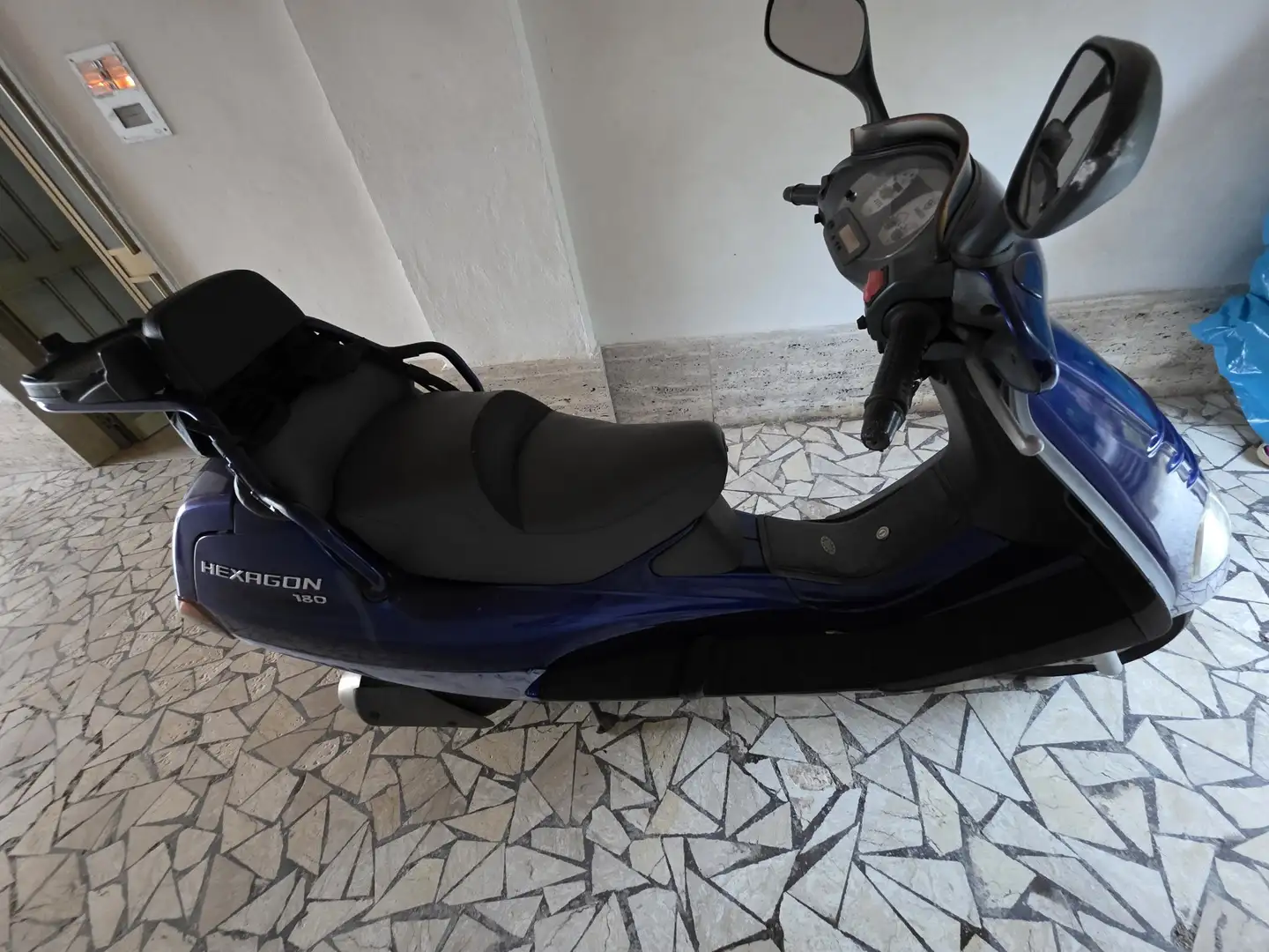 Piaggio Hexagon 180 Blau - 2