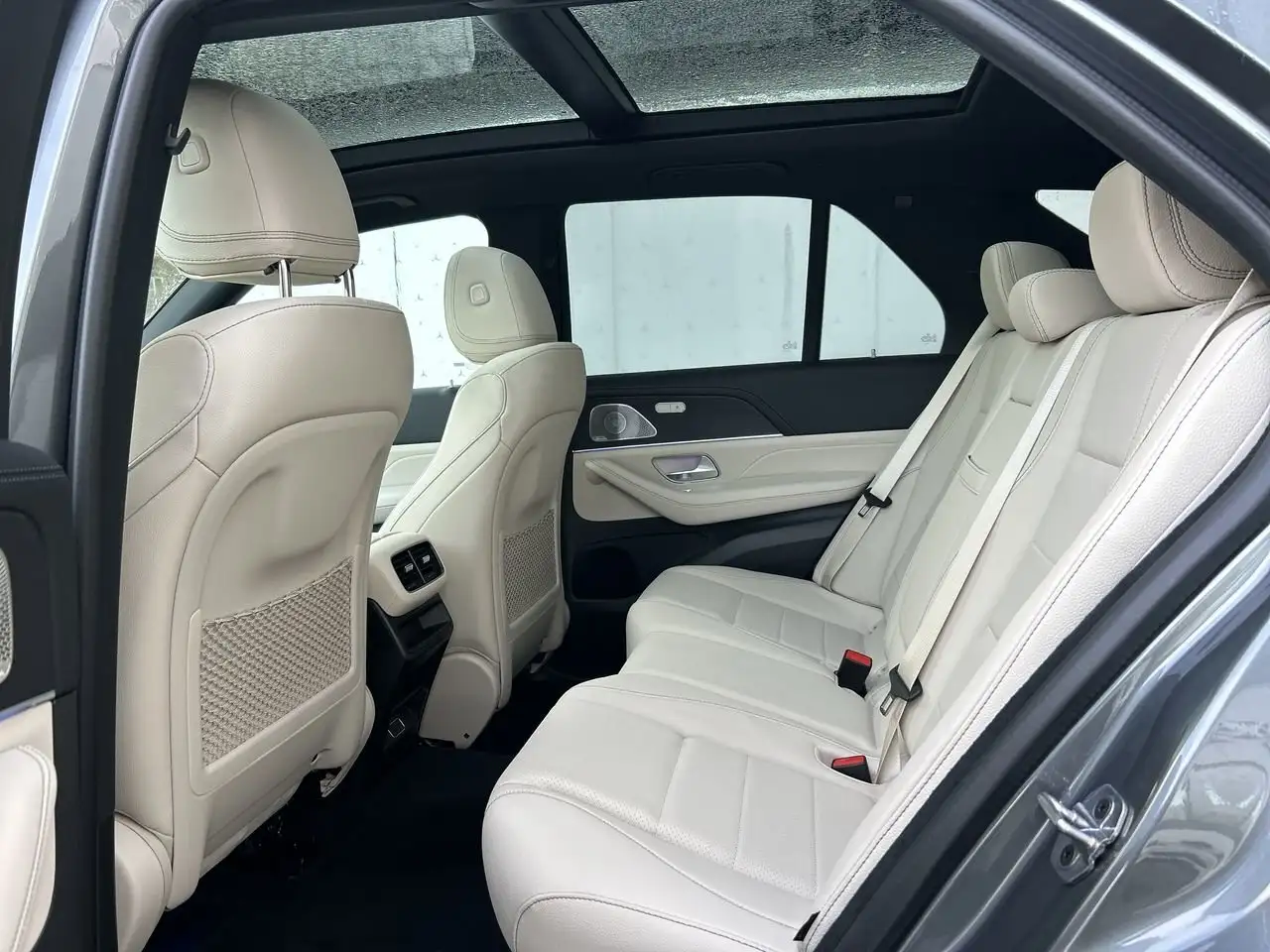 Mercedes-Benz GLE снимка Mercedes-Benz GLE