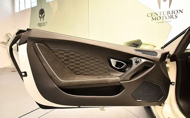 Lamborghini Huracan view 9