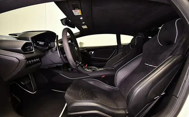 Lamborghini Huracan view 15