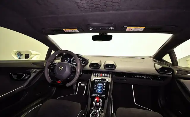 Lamborghini Huracan view 12