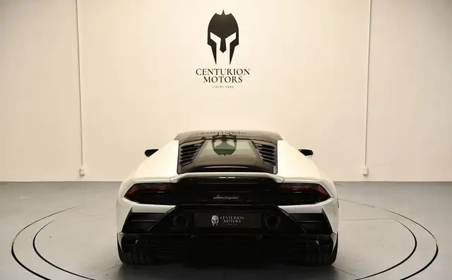 Lamborghini Huracan view 5