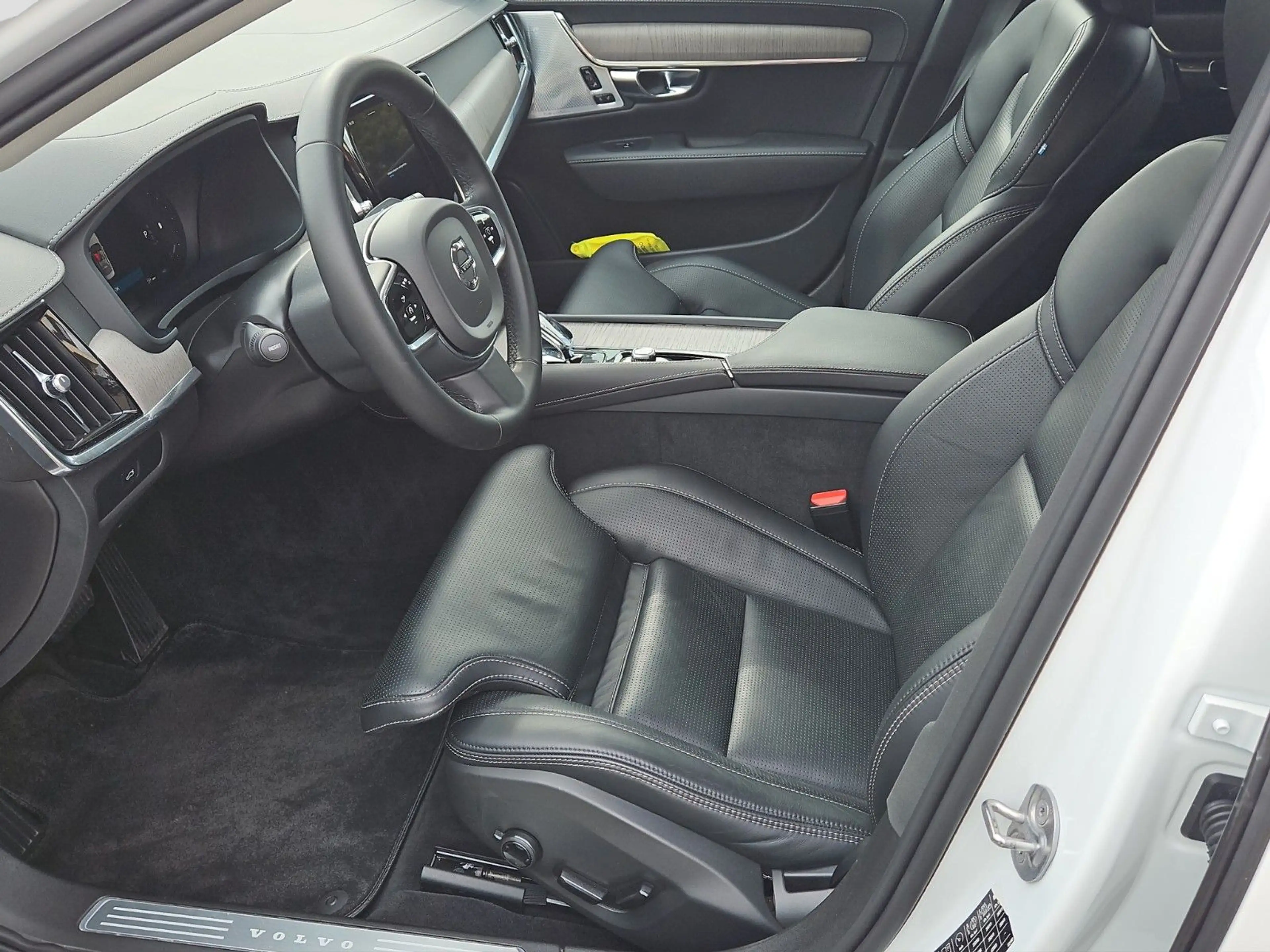 Volvo S90 B5 Ultimate AWD / PANO/ HEAD-UP/ B&W Sound — photo 11